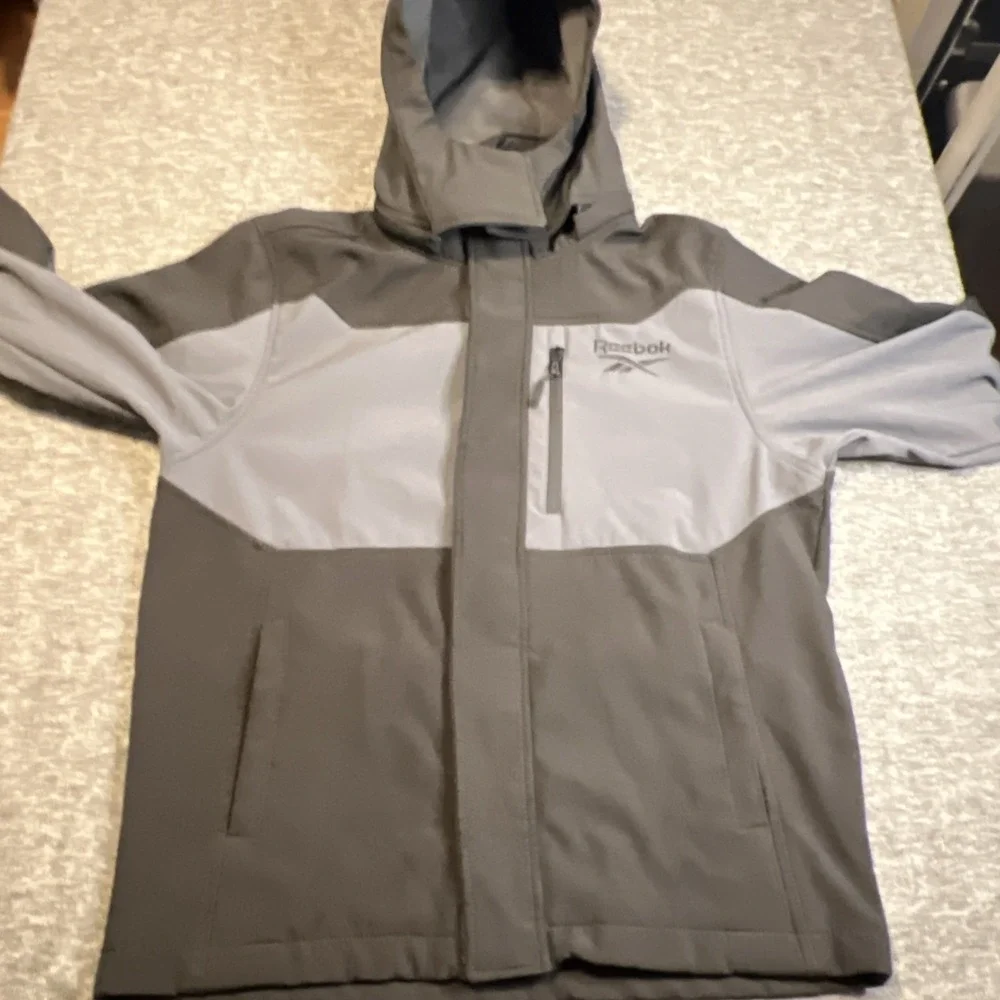 REEBOK Midweight Softshell Jacket Boys Husky Size 10-12 Black/Gray Ready To Wear